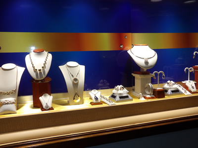 merchandise1