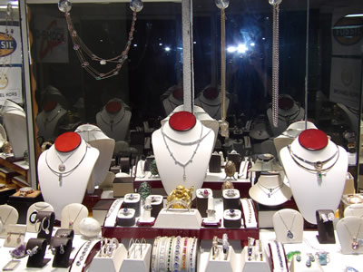 merchandise2
