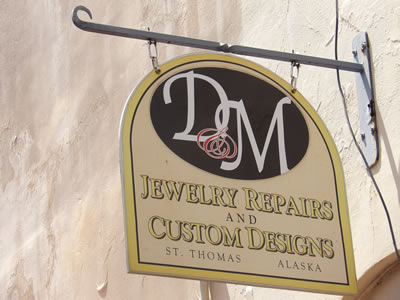 d and m